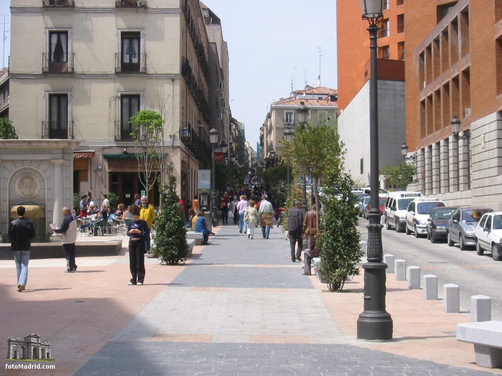 Calle Huertas. Plaza Plater�a Mart�nez